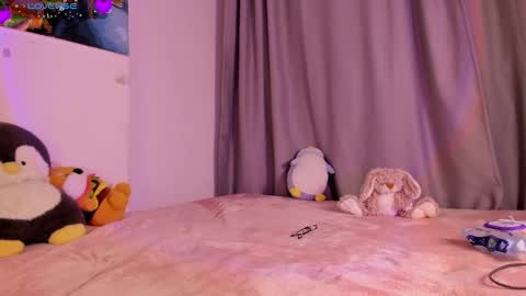 dulce__ammy online show from December 19, 4:05 am