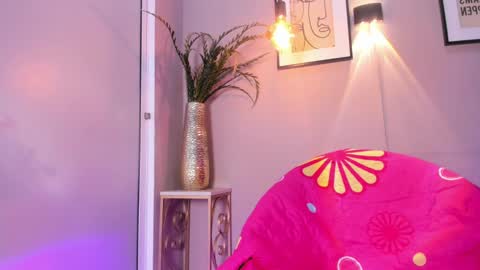 Snapshot of dulce__fiore07 chatting on September 17, 12:58 pm dulce__fiore07 online show from September 17, 12:58 pm