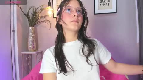 Snapshot of dulce__fiore07 chatting on October 22, 7:41 pm dulce__fiore07 online show from October 22, 7:41 pm