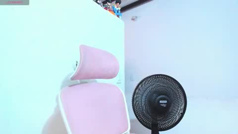 Dulce  online show from September 25, 4:17 pm