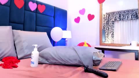 Snapshot of dulce_charm_ chatting on February 9, 10:00 pm dulce_charm_ online show from February 9, 10:00 pm