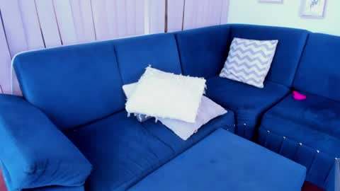 dulce_es online show from July 13, 2:18 pm