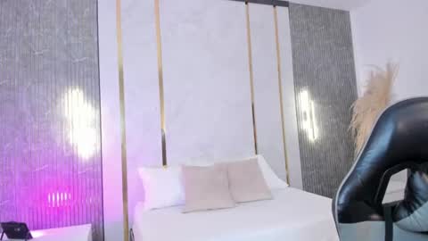 D U L C E online show from June 15, 8:09 pm