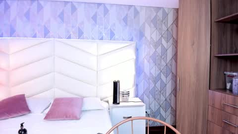 Snapshot of dulce_hiil_ chatting on March 3, 9:45 pm    Monday 5-2 am From Tuesday to Friday5-1 am Colombia time online show from March 3, 9:45 pm