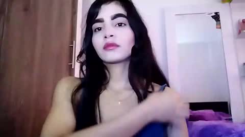 dulce_lucero online show from December 18, 5:21 pm
