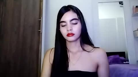 dulce_lucero online show from March 4, 8:05 pm