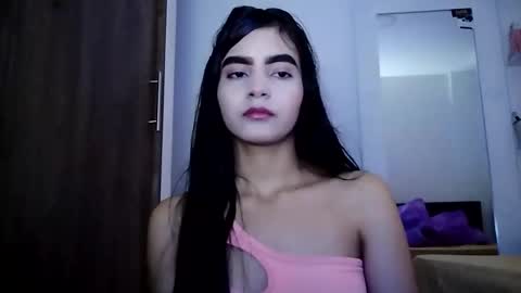 dulce_lucero online show from January 15, 4:32 pm