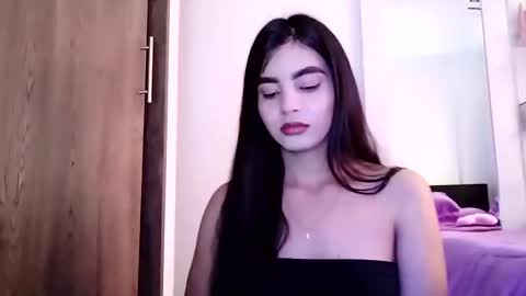 dulce_lucero online show from March 10, 7:40 pm