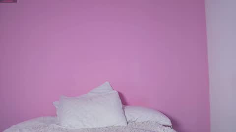 Snapshot of dulce_mariaahe chatting on November 1, 5:17 pm online show from November 1, 5:17 pm