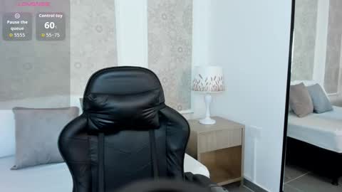 Snapshot of dulce_natyy chatting on October 14, 2:14 am N A T Y online show from October 14, 2:14 am