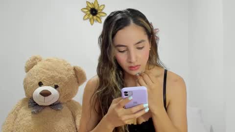 Dulce  online show from December 21, 12:59 pm