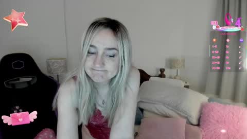 Snapshot of dulcejulia chatting on October 13, 10:01 pm Sweetnina online show from October 13, 10:01 pm