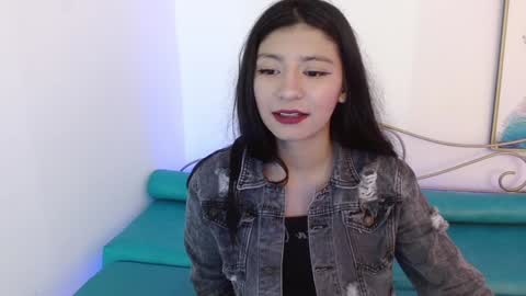 Dulce  online show from December 13, 1:22 pm