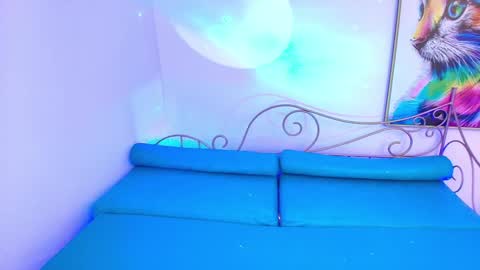 Dulce  online show from February 3, 1:08 pm