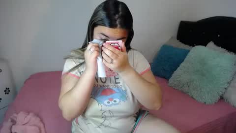 Snapshot of dumont_model chatting on February 20, 7:12 am Nicole online show from February 20, 7:12 am