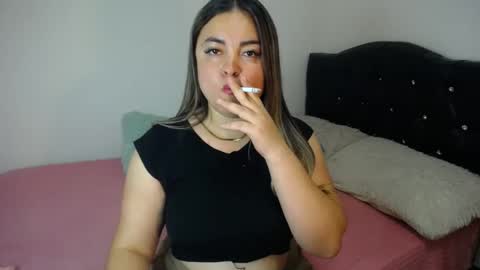 Snapshot of dumont_model chatting on February 22, 10:26 pm Nicole online show from February 22, 10:26 pm
