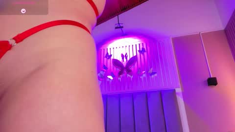 Snapshot of dyvis_22 chatting on October 18, 11:13 am Juana online show from October 18, 11:13 am