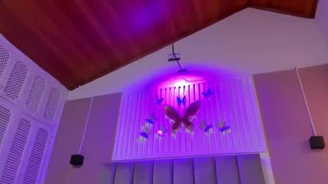 Snapshot of dyvis_22 chatting on October 21, 11:25 am Juana online show from October 21, 11:25 am