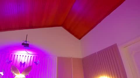 Juana online show from November 18, 11:11 am