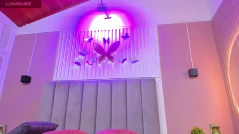 Snapshot of dyvis_22 chatting on September 18, 11:09 am Juana online show from September 18, 11:09 am