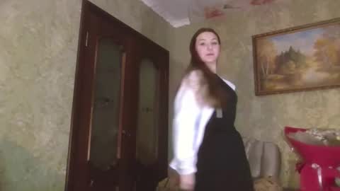 Yuni online show from February 4, 7:06 pm