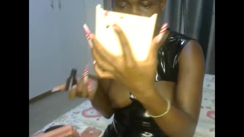 east_queen online show from January 6, 4:55 pm