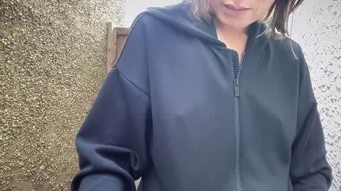 Nadia Ferreira  online show from October 8, 11:03 am