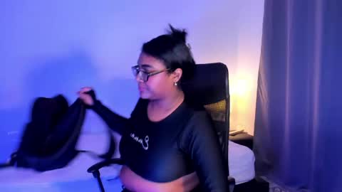 ebony__queen2 online show from May 2, 7:06 pm