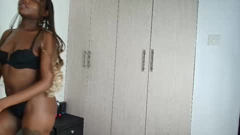 Snapshot of ebony_angelina chatting on September 17, 7:34 pm Angelina online show from September 17, 7:34 pm