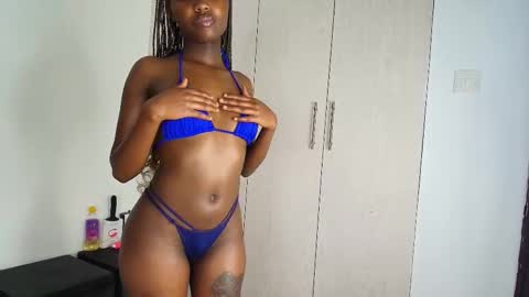Snapshot of ebony_angelina chatting on September 20, 7:56 pm Angelina online show from September 20, 7:56 pm