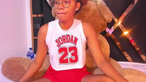 Luci  online show from March 7, 1:42 am