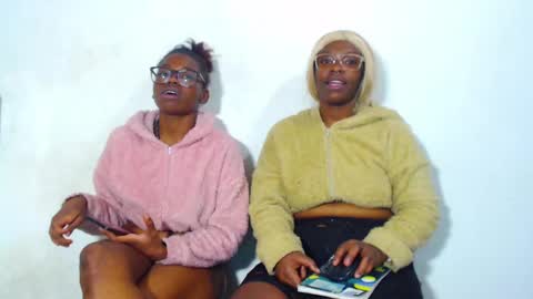 chayna smith online show from December 15, 10:15 pm