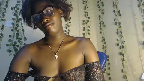 ebony choco2 online show from January 6, 9:30 am