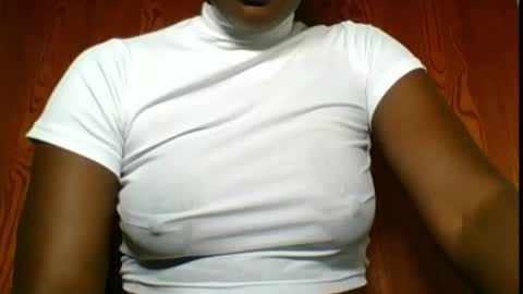 Snapshot of ebony_choco2 chatting on October 18, 9:05 pm ebony choco2 online show from October 18, 9:05 pm