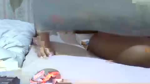 Snapshot of ebony_maria chatting on October 15, 9:01 am ebony_maria online show from October 15, 9:01 am