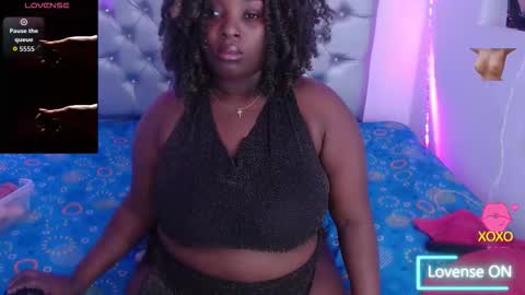 Snapshot of ebony_neighbormoans chatting on October 16, 3:20 am LINA  online show from October 16, 3:20 am