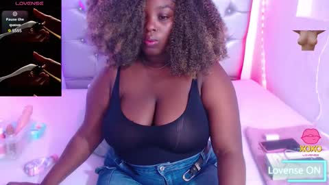 Snapshot of ebony_neighbormoans chatting on September 9, 3:50 am LINA  online show from September 9, 3:50 am