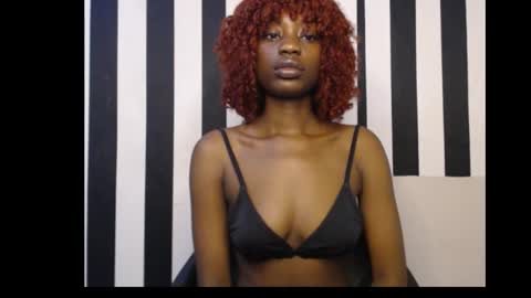 Snapshot of ebony_petitequeen chatting on October 5, 12:54 pm Ella online show from October 5, 12:54 pm