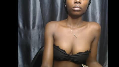 Ella online show from April 8, 8:49 am