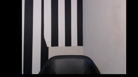 Snapshot of ebony_petitequeen chatting on October 29, 1:47 pm Ella online show from October 29, 1:47 pm