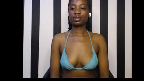 Snapshot of ebony_petitequeen chatting on September 20, 8:51 pm Ella online show from September 20, 8:51 pm