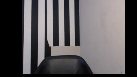 Snapshot of ebony_petitequeen chatting on October 26, 10:11 am Ella online show from October 26, 10:11 am