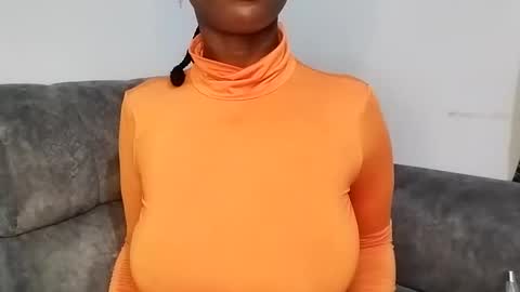 Snapshot of ebonycandymelani chatting on March 2, 10:02 pm Ebony Melanie online show from March 2, 10:02 pm