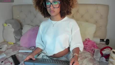 Snapshot of ebonygoddes03 chatting on March 1, 11:58 pm Queen Ebony online show from March 1, 11:58 pm