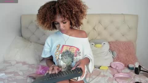 Snapshot of ebonygoddes03 chatting on February 4, 10:34 pm Queen Ebony online show from February 4, 10:34 pm