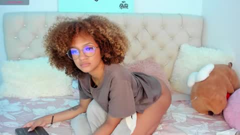 Snapshot of ebonygoddes03 chatting on February 23, 2:14 am Queen Ebony online show from February 23, 2:14 am