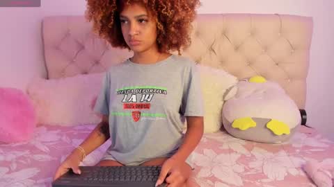 Snapshot of ebonygoddes03 chatting on February 6, 12:54 am Queen Ebony online show from February 6, 12:54 am
