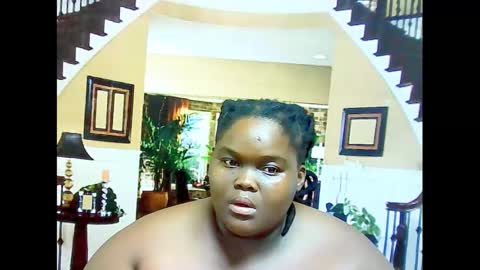 ebonyhotbuns4u2luv online show from February 19, 6:11 am