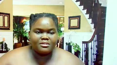 ebonyhotbuns4u2luv online show from February 6, 7:13 am