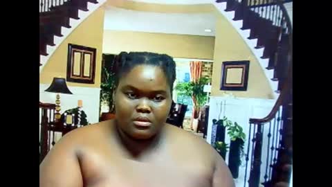 ebonyhotbuns4u2luv online show from February 14, 7:07 am